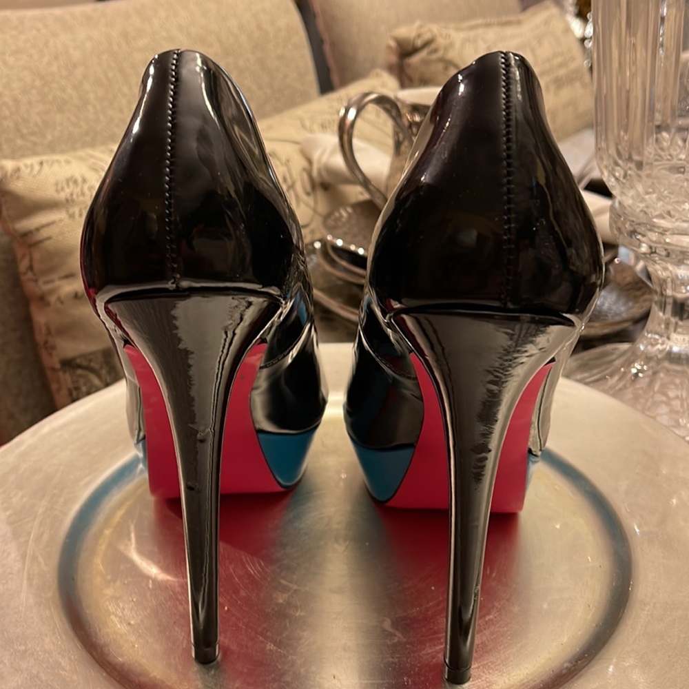 Heels - Picture 5 of 8